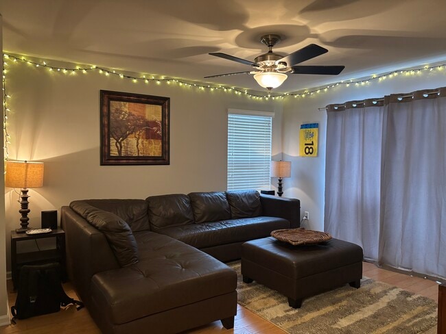 Photo - 9755 Newham Dr Unit H