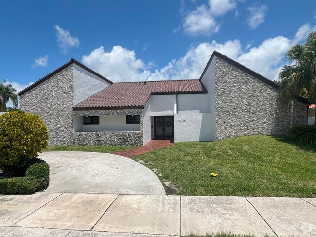 Building Photo - 8735 SW 54th Terrace Rental