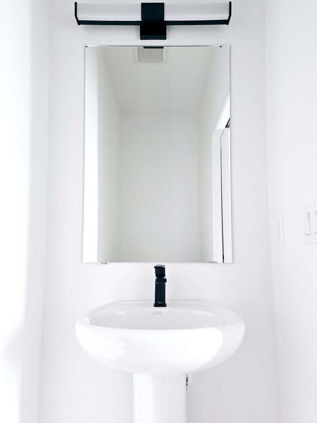 Photo - 11521-11129 129 Ave NW Unit 11521 MAIN