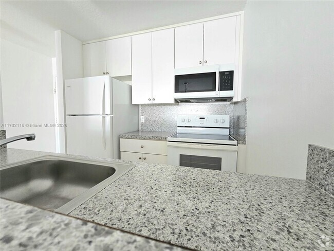 Building Photo - 1225 NE 124th St Unit 48B Rental