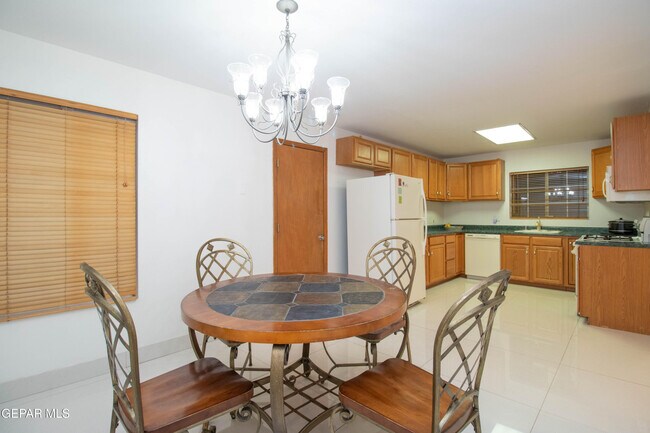 637 Westview Ave