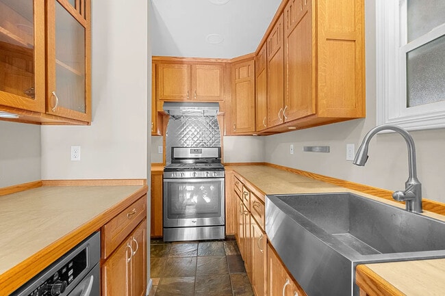 Photo - 4422 Up Chick St