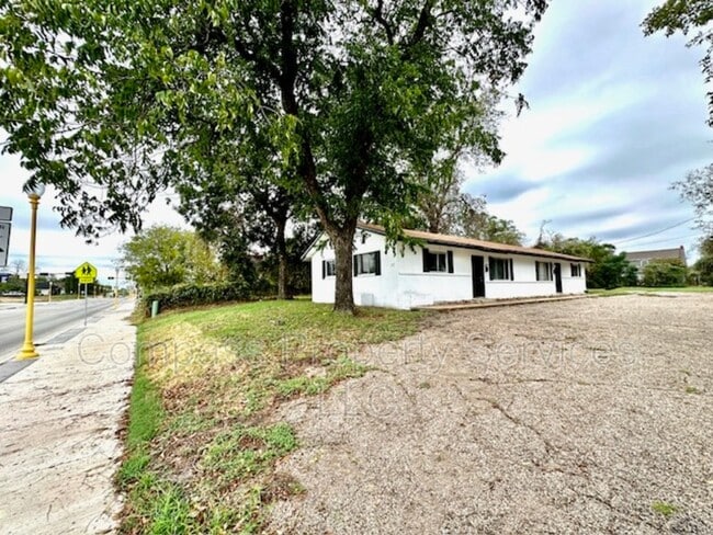 Photo - 1120 Elm Ave