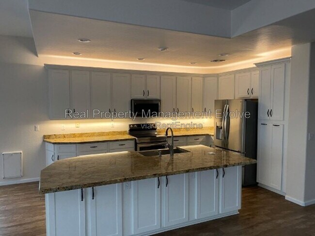 Photo - 1234 W Remington Dr