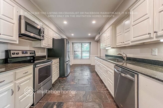 Photo - 404 Columbia Dr