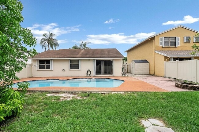 Photo - 681 Thornridge Ave