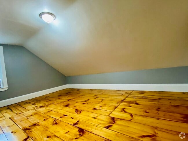 Building Photo - 18 Montvale Ave Unit 2 Rental