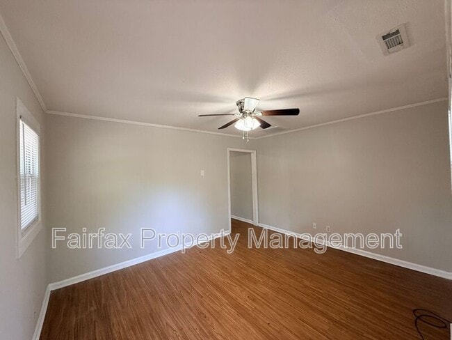 Photo - 2418 Owen St Unidad A