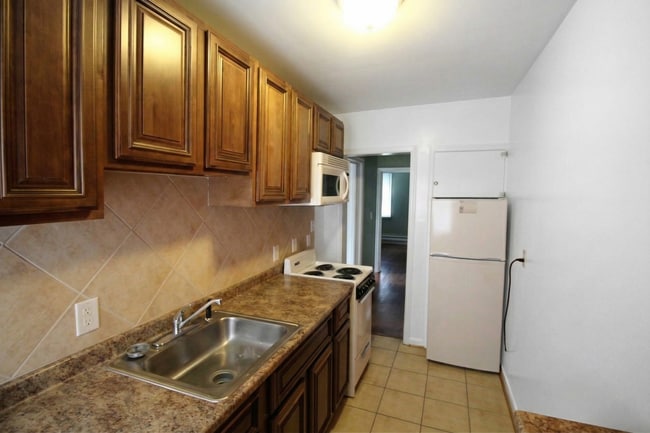 4111 8th St Unidad 4111 8th Street - 2