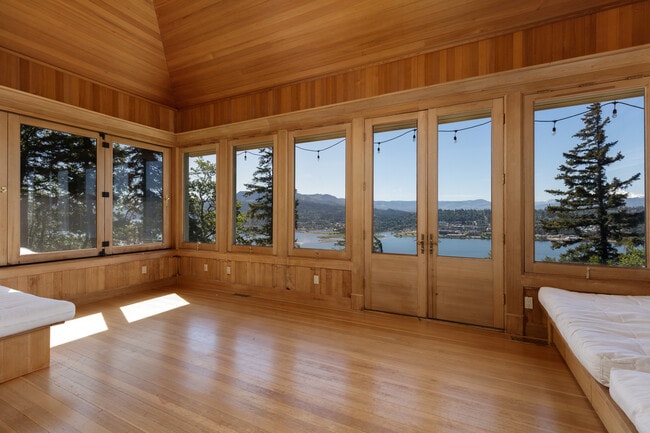 Photo - 395 SW Eyrie Rd Unit #1