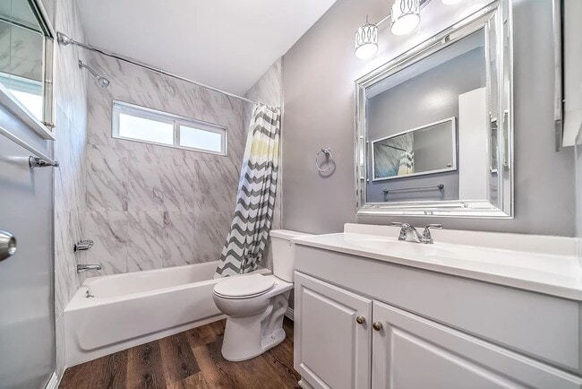 Photo - 5328 Newcastle Ave Unit 30