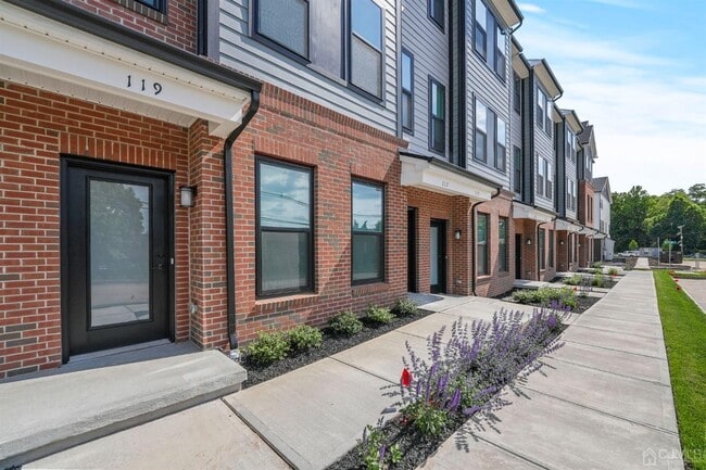 Building Photo - 119 Lyla Ln