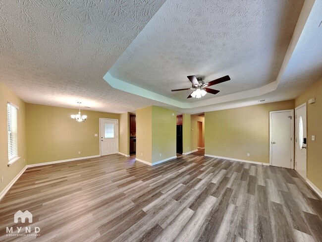 Photo - 566 South St