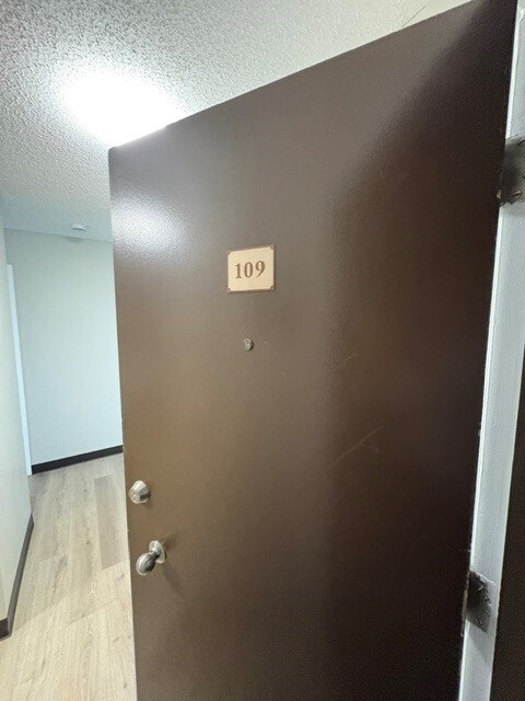 Building Photo - 1 Bed 1 Bath Unit 109
