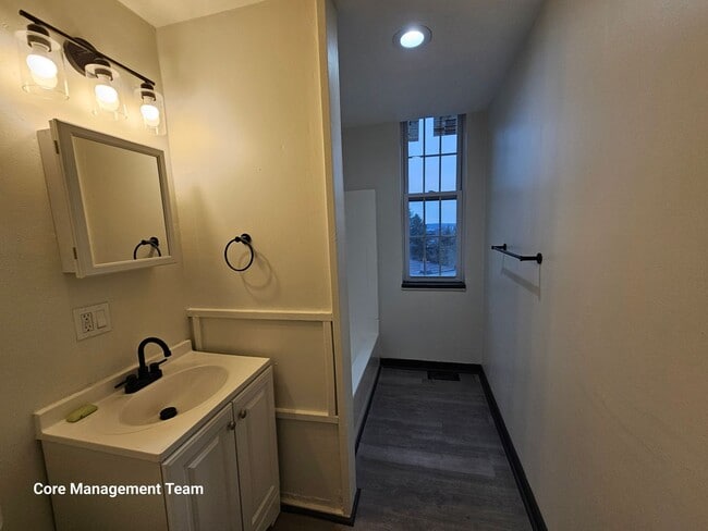 Photo - Newly updates 3 bedroom 1 bath apartment f...