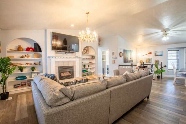 Photo - 671 E Center St Unit ID1249830P