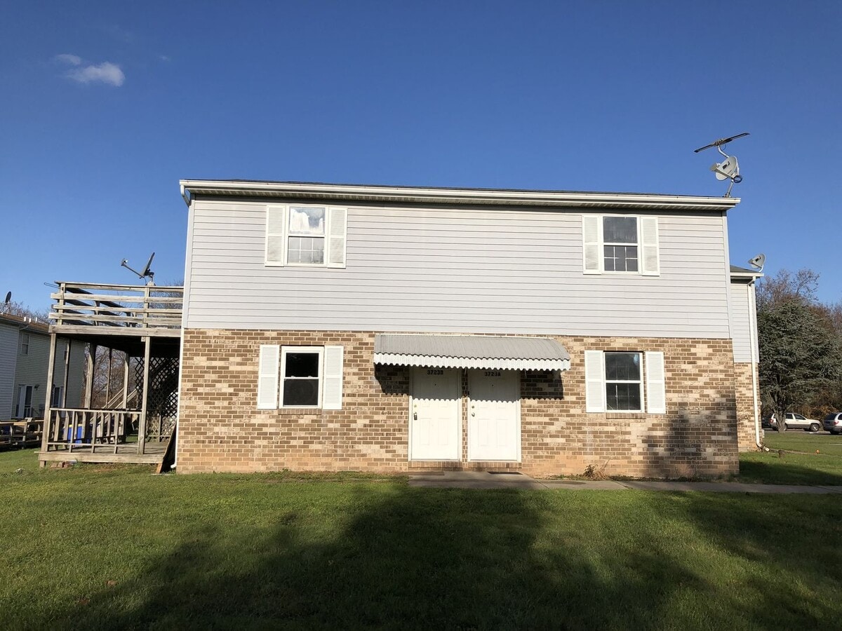 Photo - 2 Bedroom 1 Bath Apartment with Parking- Dover SD