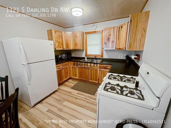Photo - 1321 S Darling Dr NW