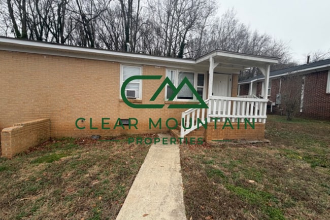 Building Photo - MOVE IN SPECIAL - Receive 1st month rent free with 13-month lease!