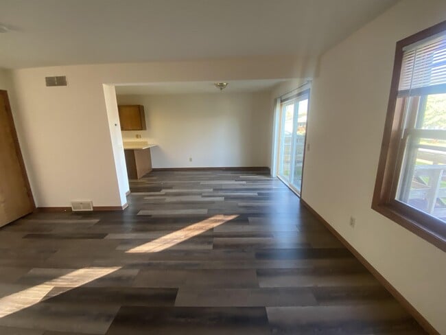 Photo - 903 Clarmar Dr