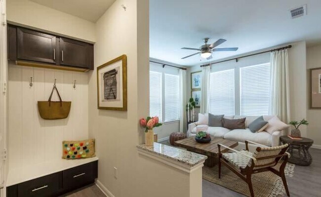 Building Photo - 2 bedroom in Conroe TX 77304 Unit 2292 Rental