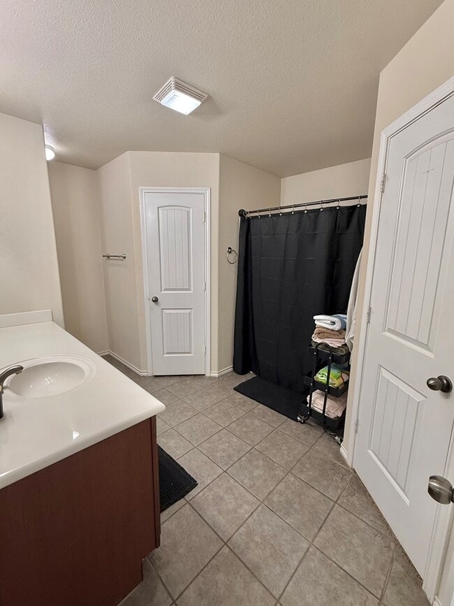 Photo - 420 E 98th St