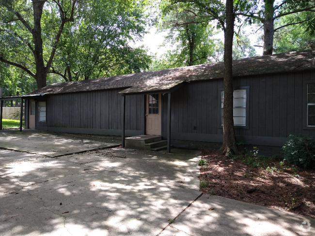 Building Photo - 804 Lazy Ln Rental