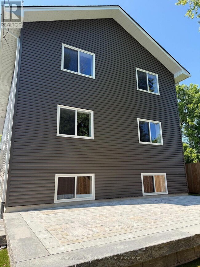 Photo - 165 Barrie Rd Unit 1 (Main)