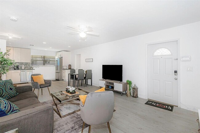 Photo - 201 Columbus Pkwy Unit B