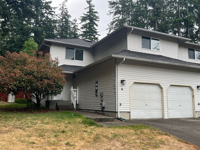 Building Photo - Spacious 4-Bedroom Townhome in Edmonds | Mukilteo School District | Available NOW