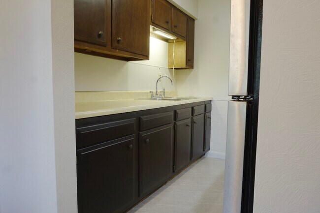 Photo - Vine Street Apartments Unit 3