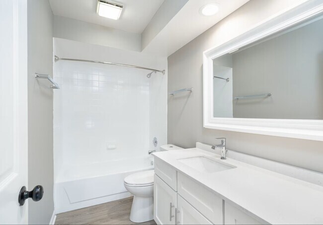 Photo - 1910 Chestnut Ave