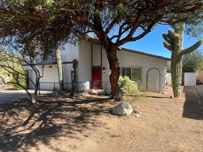 Photo - East side beauty with owned solar system