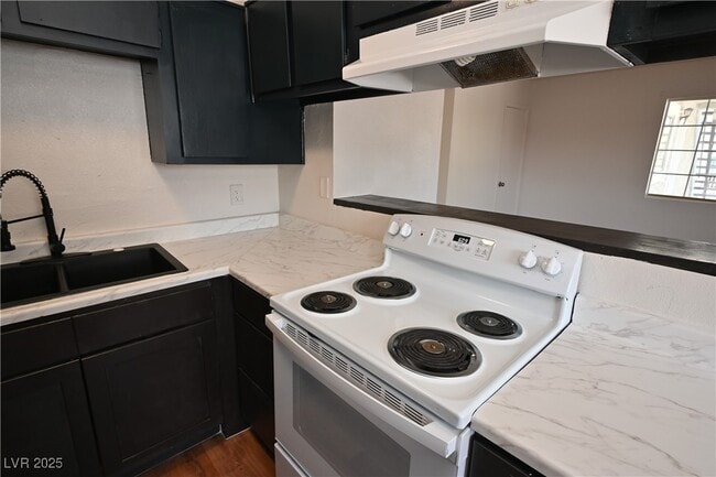 Building Photo - 1512 Cobb Ln Unit 1