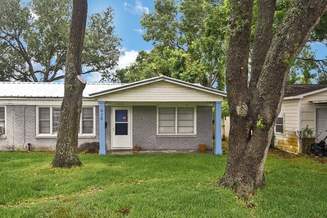 Photo - 616 Benson St Casa