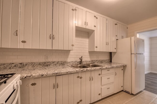 Photo - 620 NW 27th St