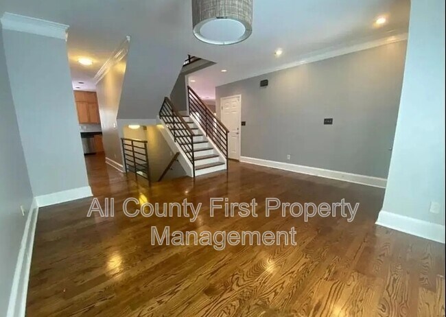 Photo - 1242 Wildcliff Pkwy NE