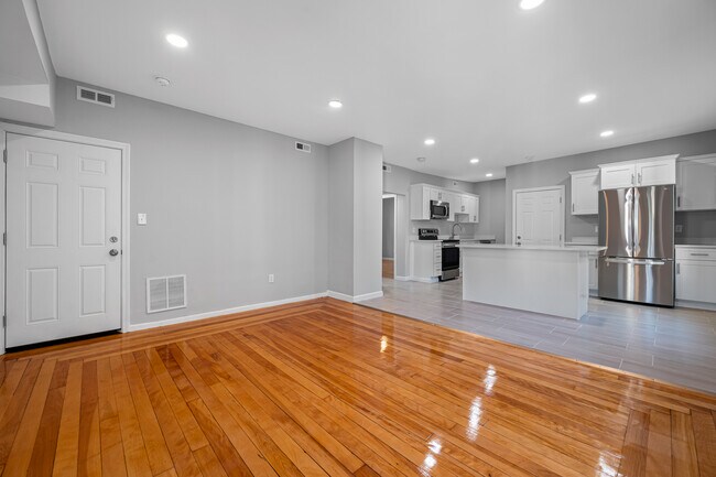 Photo - 155 Eastern Ave Unidad 2