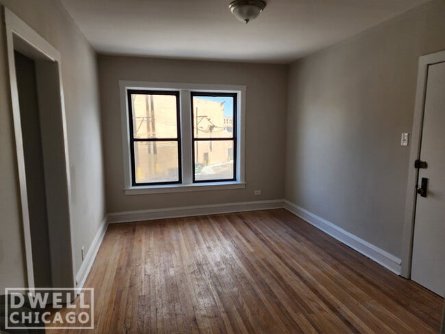 Building Photo - 2706 N Spaulding Ave Unit 2GG