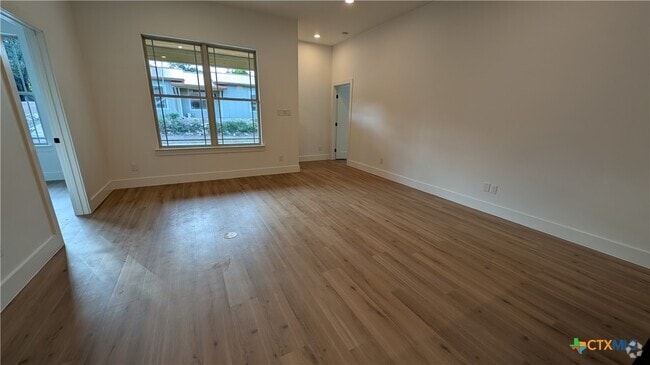 Building Photo - 1108 Chestnut St Rental