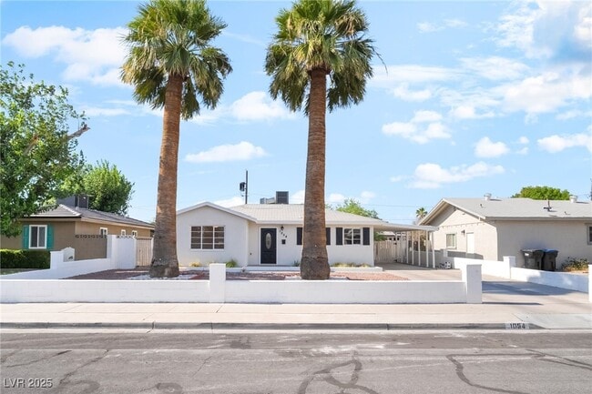 Building Photo - 1054 E Hassett Ave Rental
