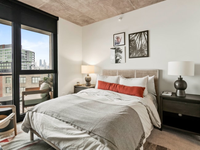 Photo - 1450 W Washington Blvd