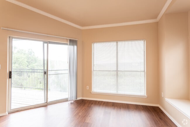 2BR, 2BA - 1142SF - Madison at the Arboretum