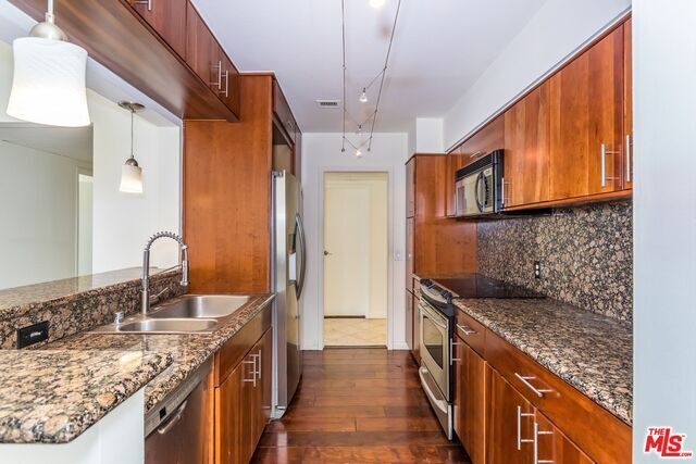 Photo - 7135 Hollywood Blvd Unidad 606