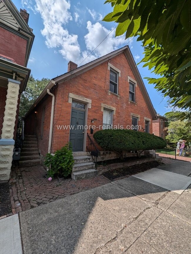Building Photo - 881-883-883 S 3rd St Unit 881 S. Third St. Rental