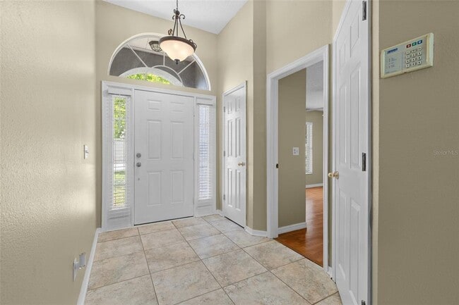 Photo - 148 Country Lakes Cir