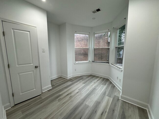 Photo - 3857 N Broad St Unit 3