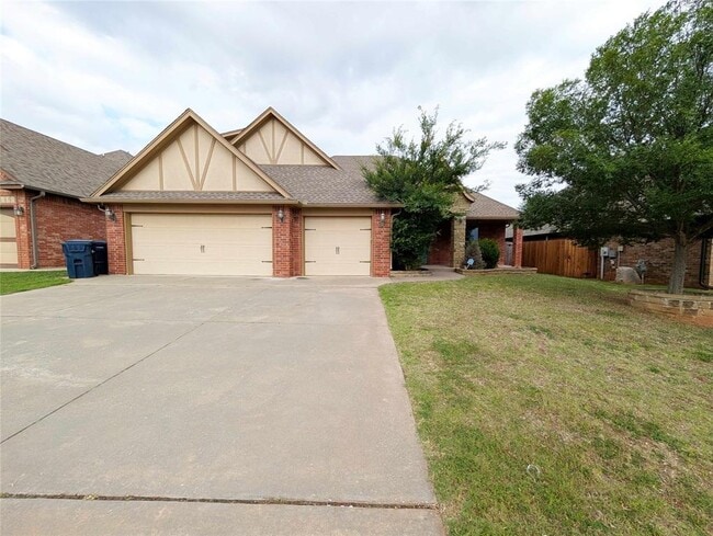 Building Photo - 6405 Bentwood Dr