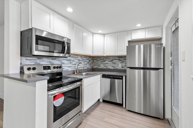 Building Photo - 2191 NE 1st Ct Unit 104 Rental