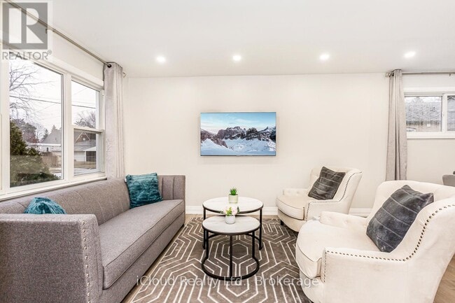 Photo - 89 Darlingside Dr